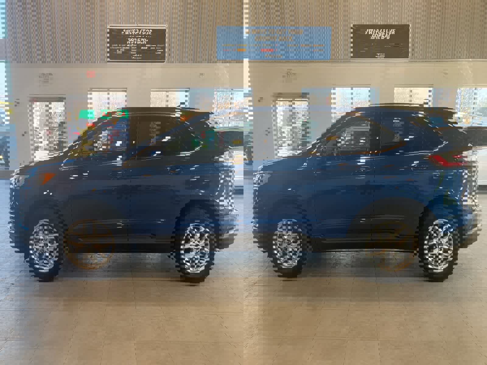 Used 2023 Ford Edge SEL w/ Convenience Package image 8