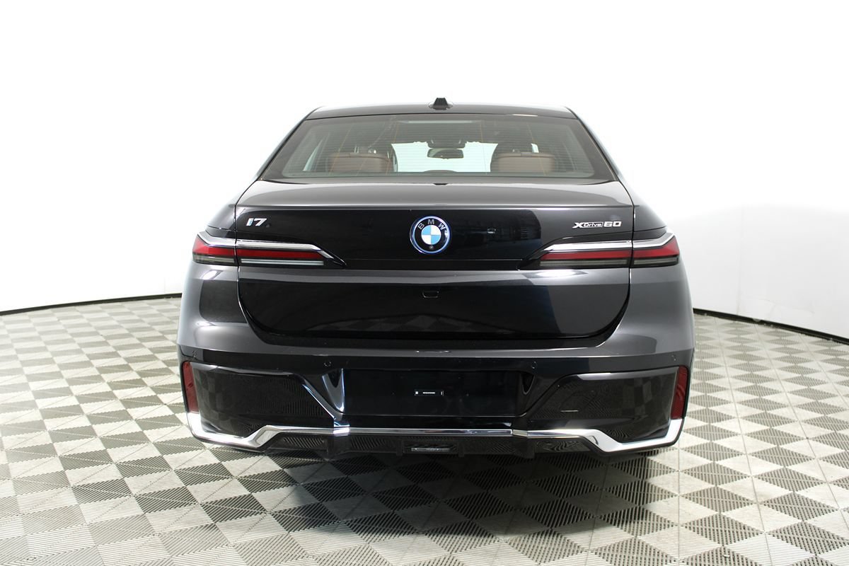 Used 2024 BMW i7 xDrive60 AWD/4WD image 43