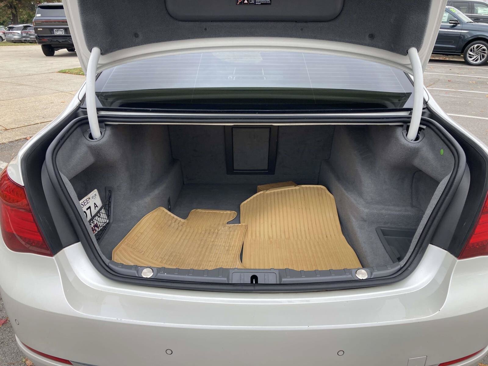 Used 2013 BMW 750Li RWD image 15