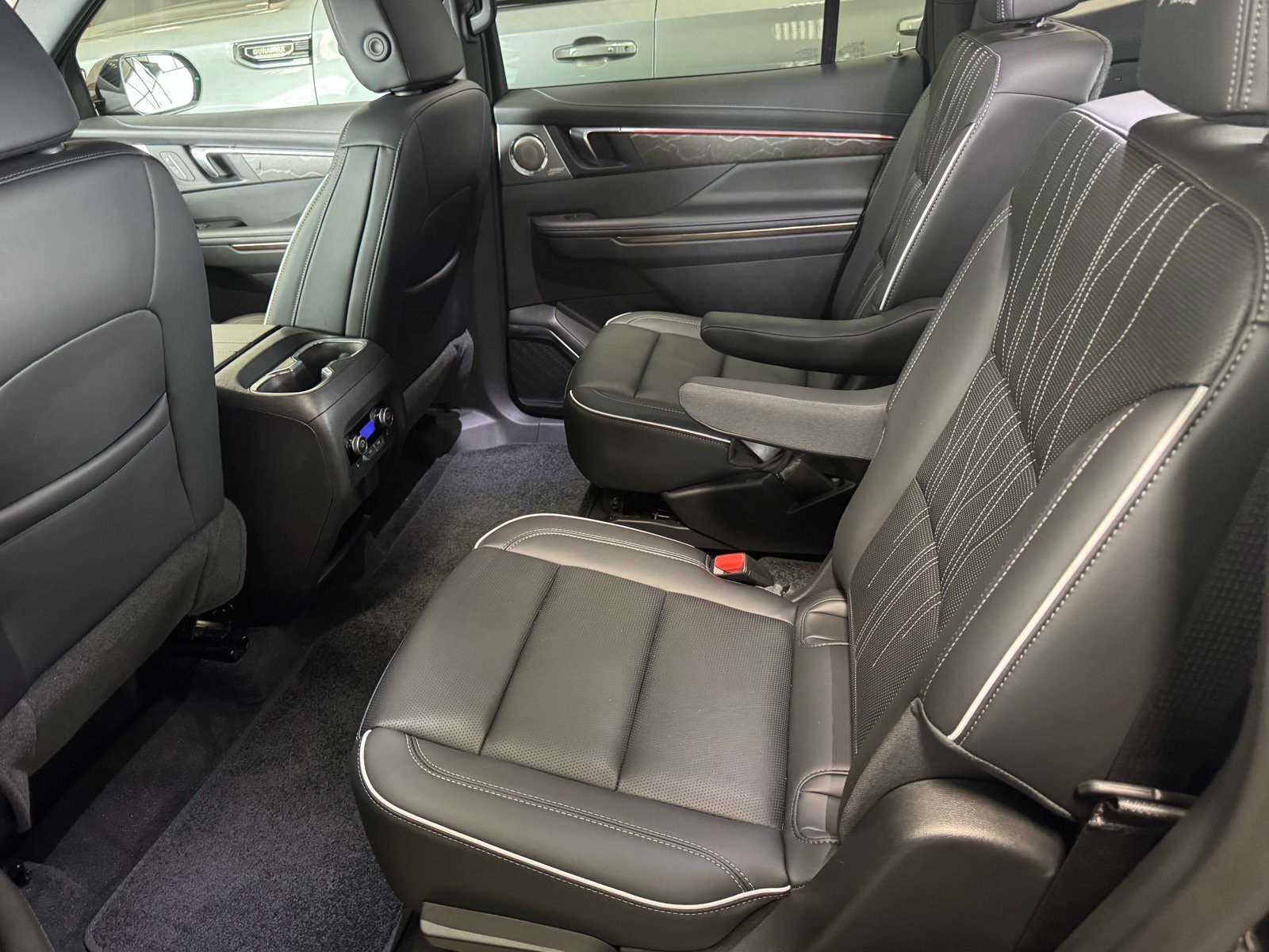 Used 2025 Buick Enclave Avenir w/ Super Cruise Package AWD/4WD image 13