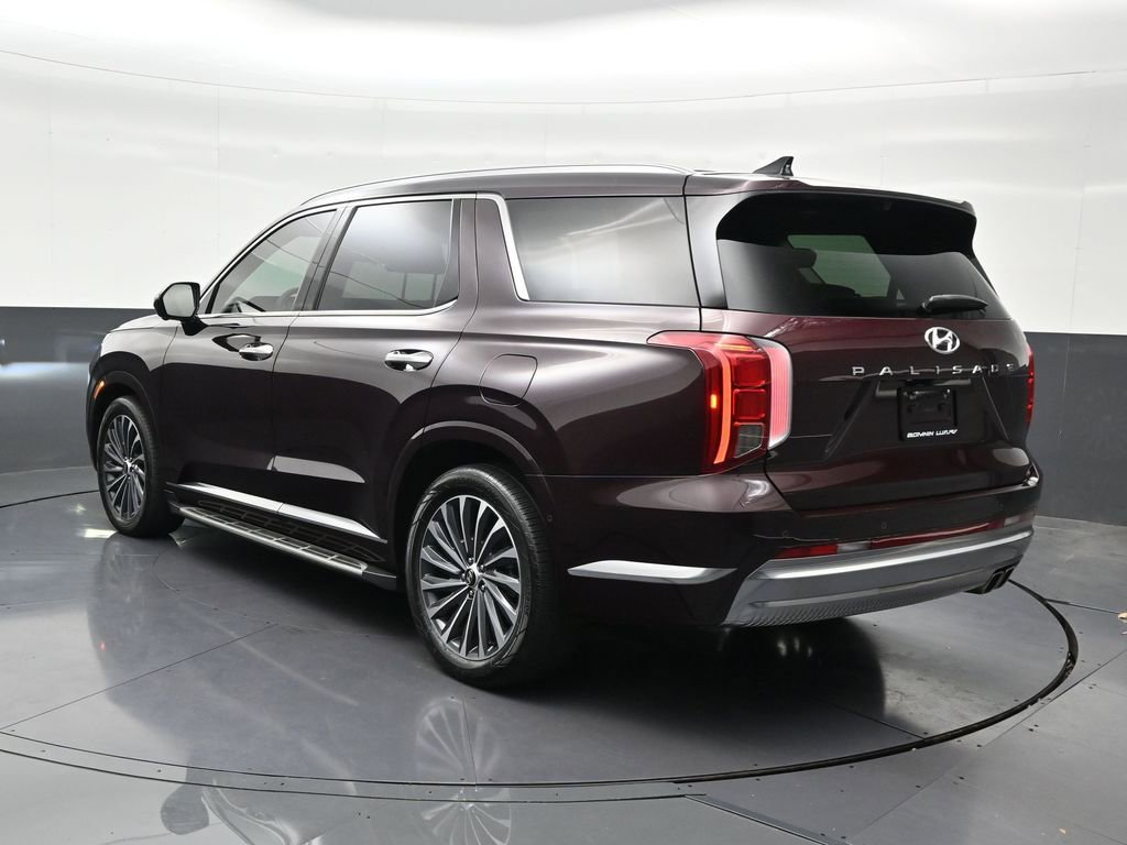 Used 2024 Hyundai Palisade Calligraphy image 3
