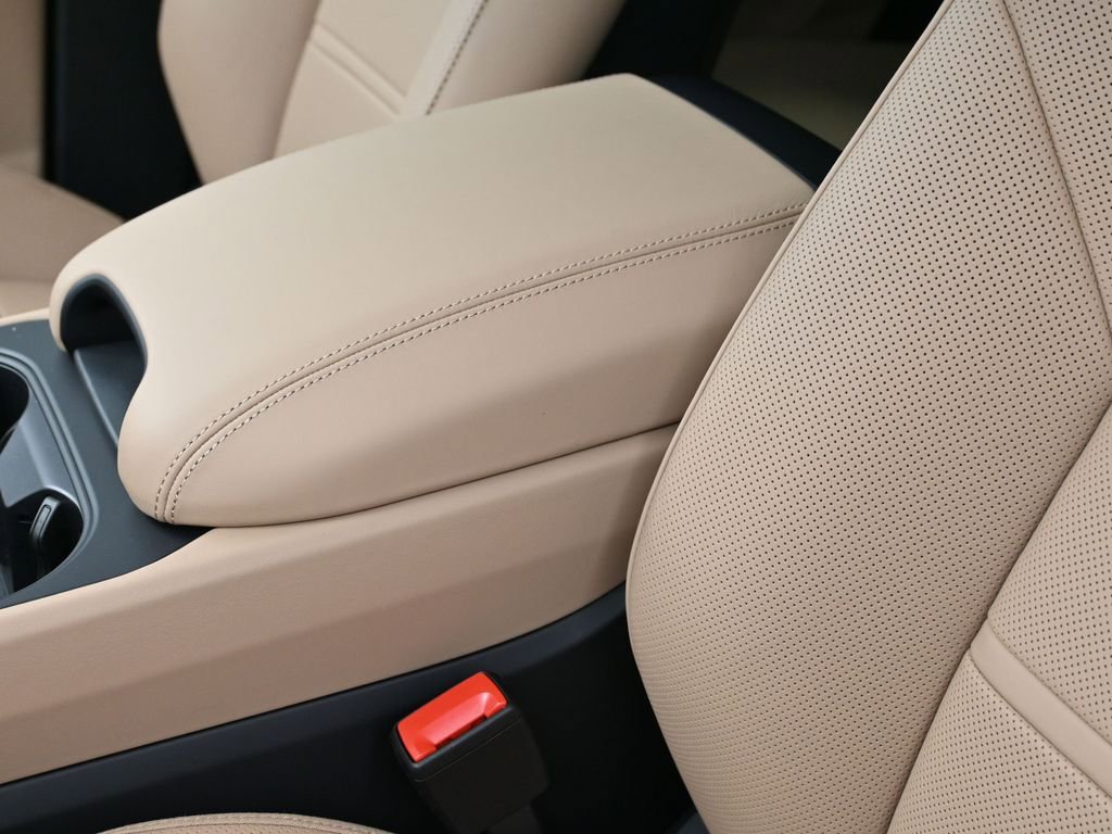 Certified 2026 Porsche Cayenne Coupe image 21