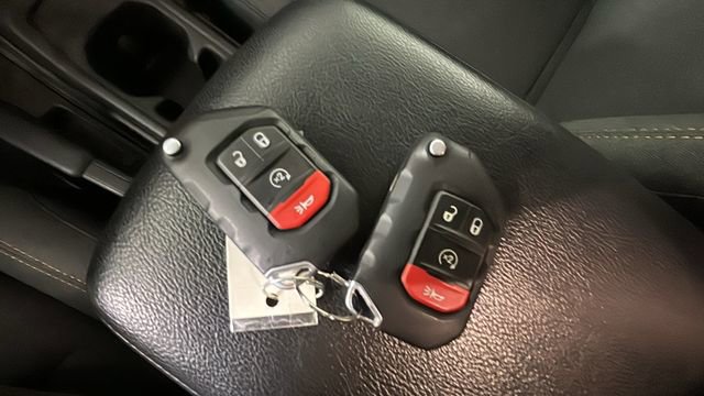 Used 2024 Jeep Wrangler Unlimited w/ Convenience Group AWD/4WD image 21