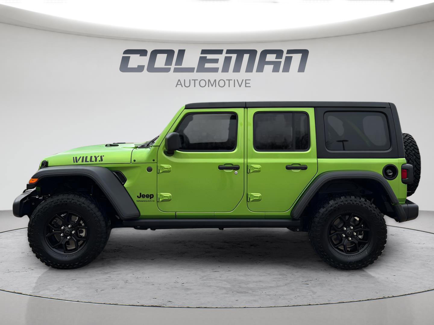 Used 2025 Jeep Wrangler Willys image 2