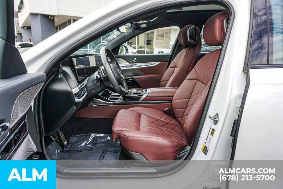 Used 2025 BMW i7 eDrive50 w/ M Sport Package image 21