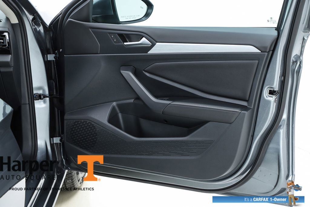 Used 2025 Volkswagen Jetta S image 31