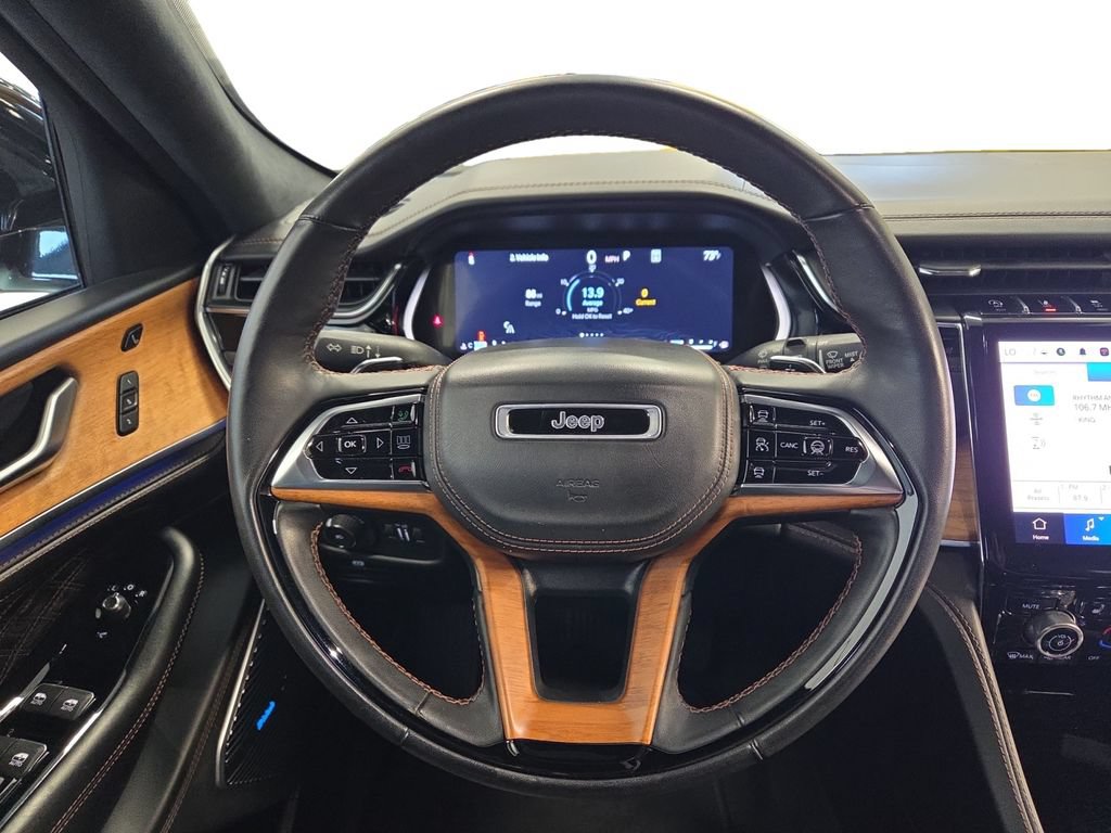 Used 2023 Jeep Grand Cherokee L Summit AWD/4WD image 12