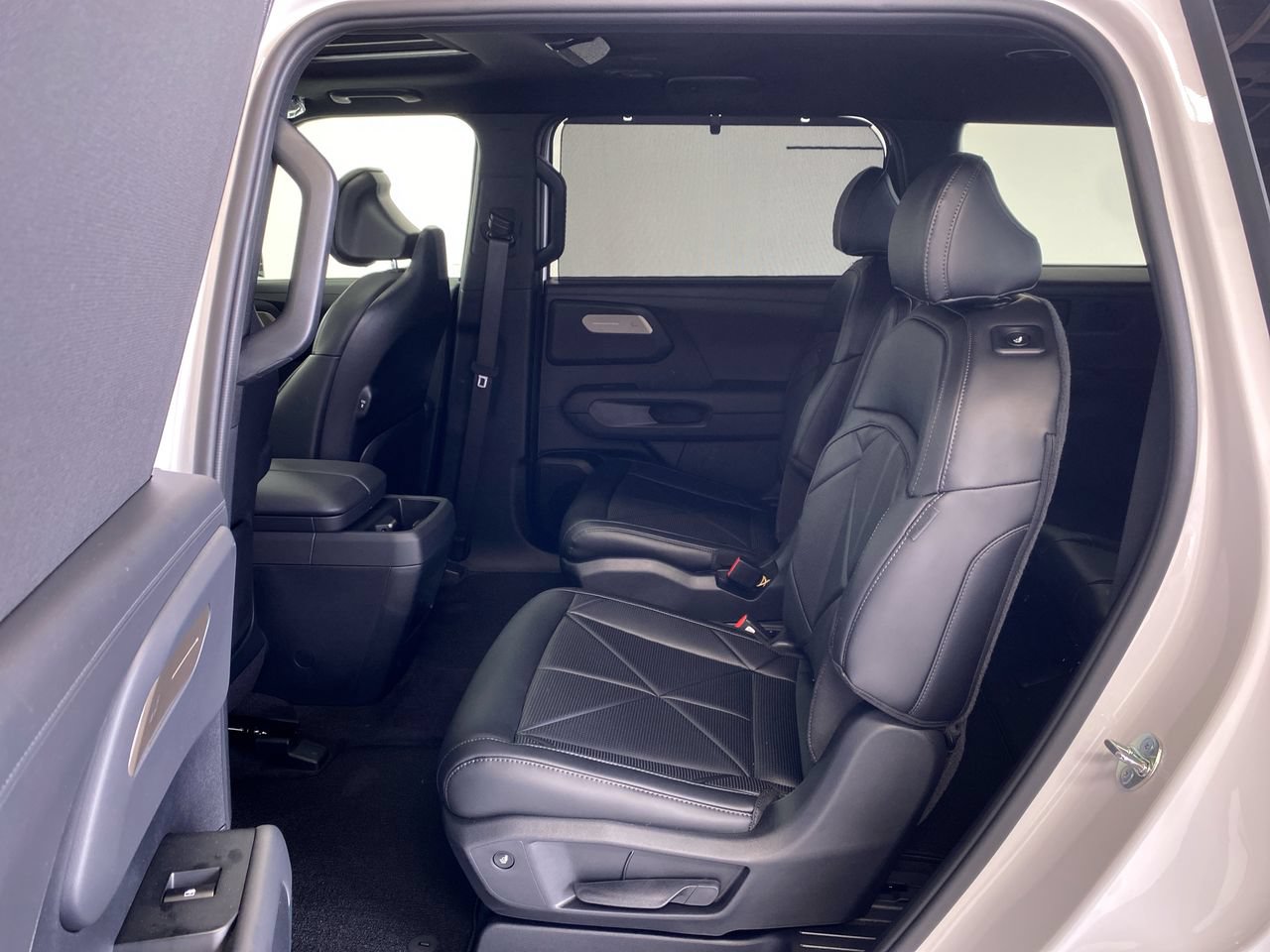 New 2027 Kia Telluride EX w/ Towing Package FWD image 34