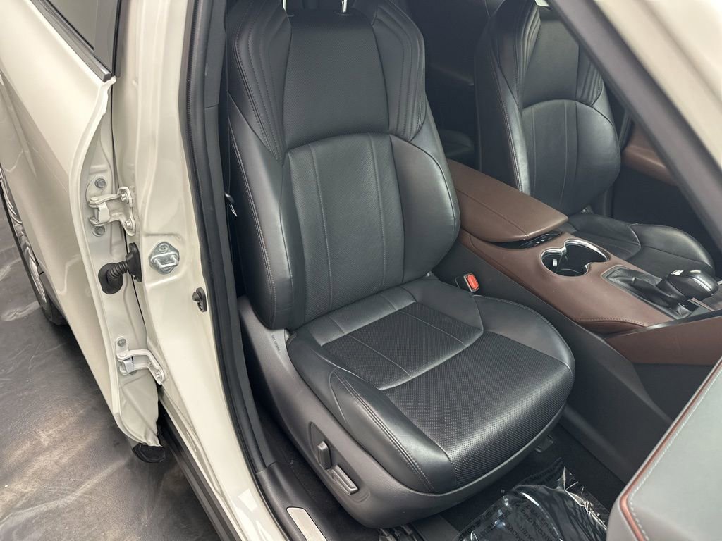 Used 2021 Toyota Venza XLE w/ Softex Package AWD/4WD image 9