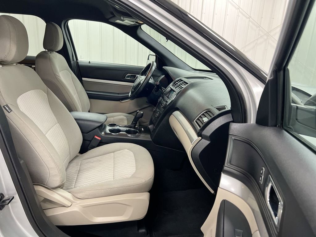 Used 2018 Ford Explorer FWD image 21
