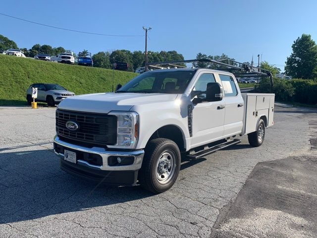 Certified 2026 Ford F350 XL w/ XL Chrome Package AWD/4WD image 4