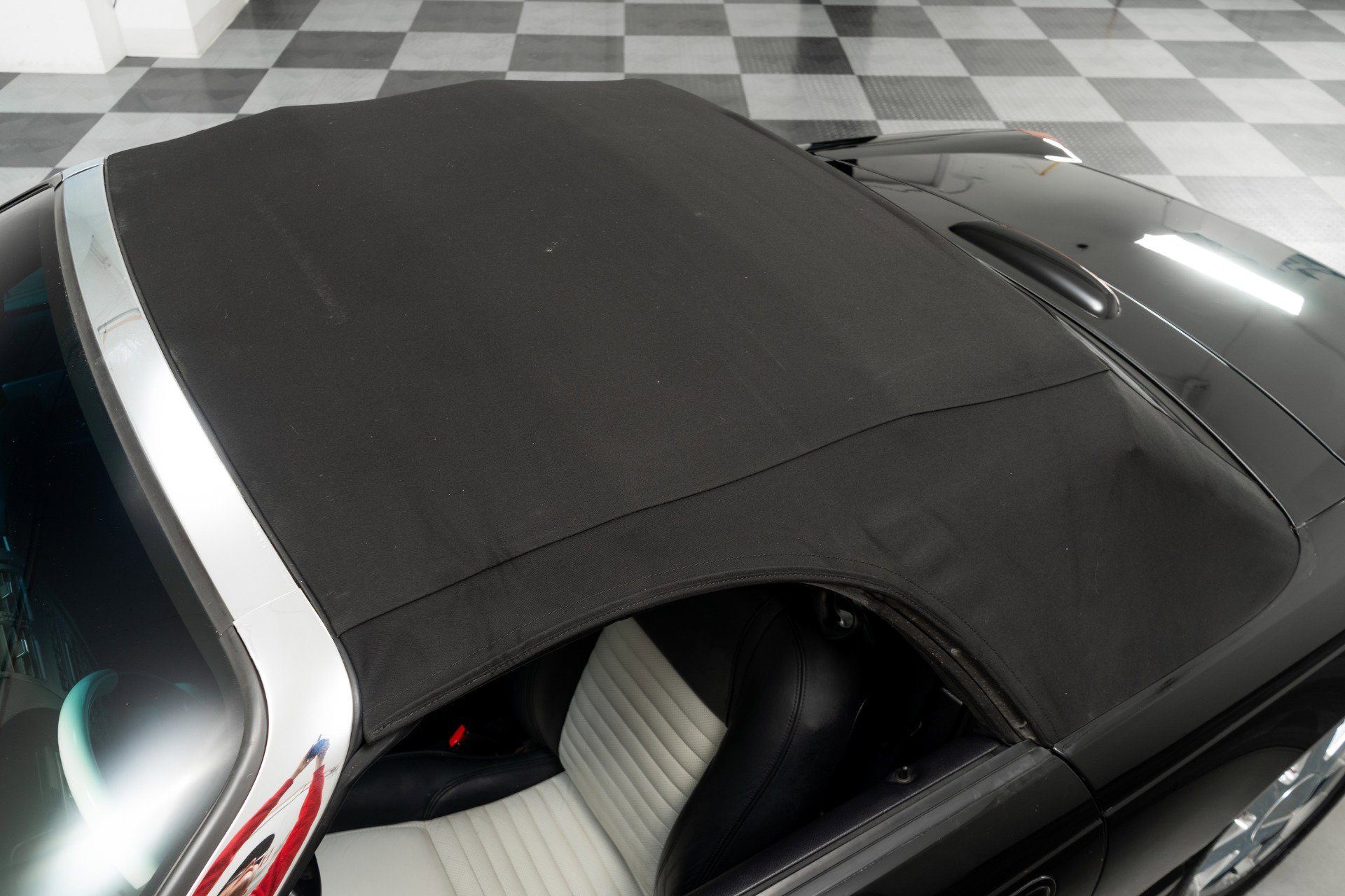 Used 2003 Ford Thunderbird image 41