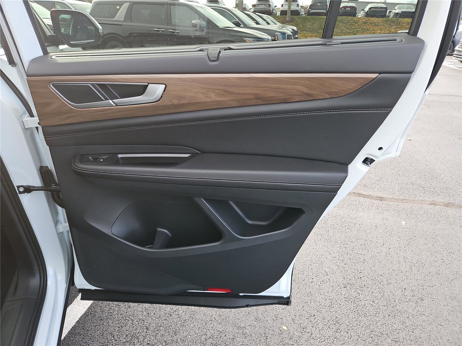 New 2026 Volkswagen Atlas SE image 30