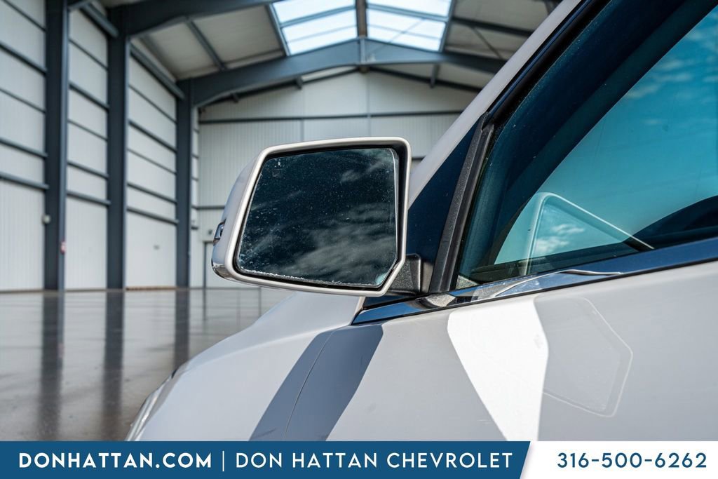 Used 2017 Chevrolet Traverse LT w/ Style and Technology Package image 26