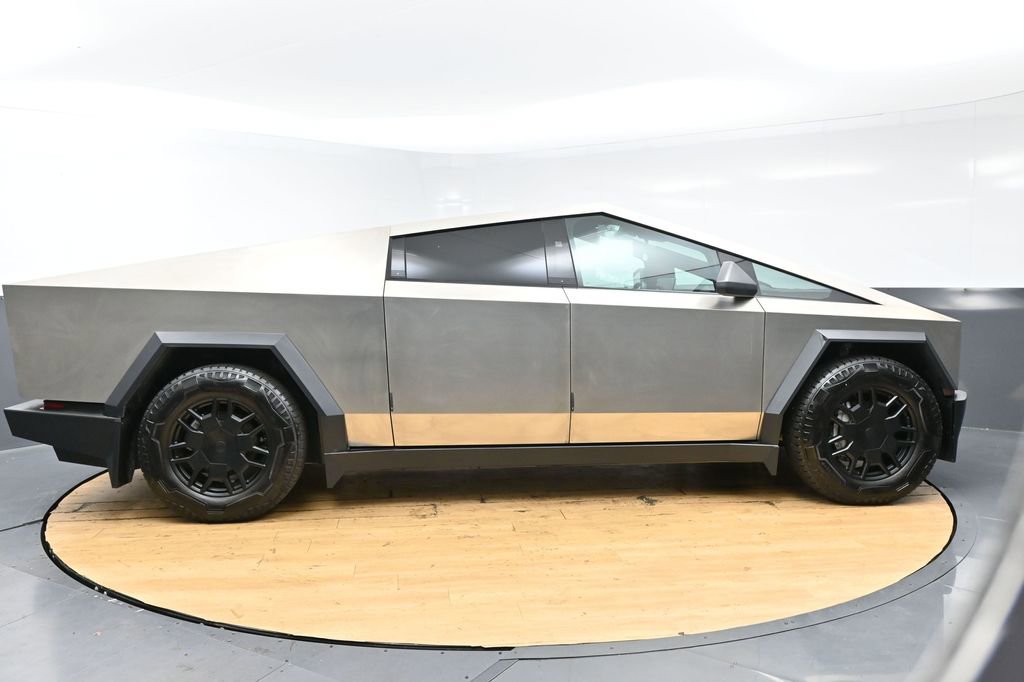 Used 2024 Tesla Cybertruck AWD Crew Cab image 7