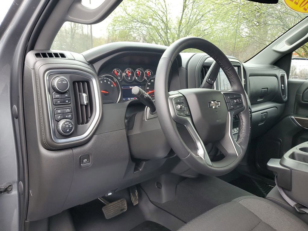 Used 2022 Chevrolet Silverado 1500 RST w/ Safety Package AWD/4WD image 15