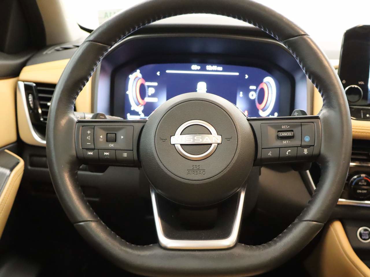 Used 2022 Nissan Rogue Platinum w/ Head-Up Display Package image 13