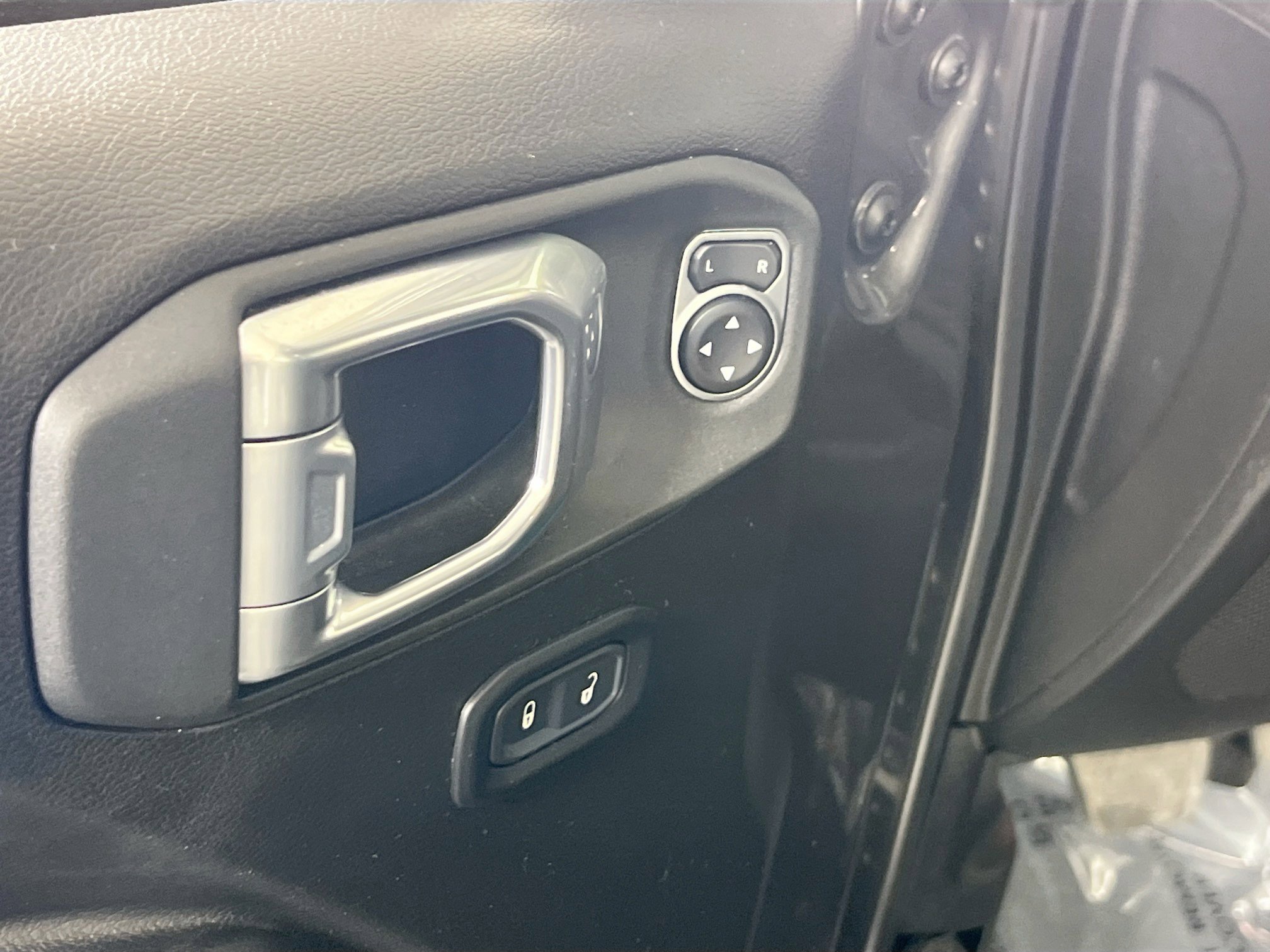 Used 2023 Jeep Gladiator Willys image 17