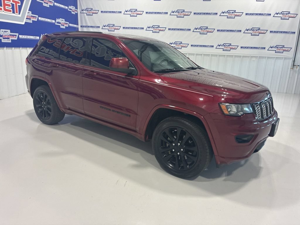 Used 2018 Jeep Grand Cherokee Altitude AWD/4WD image 9
