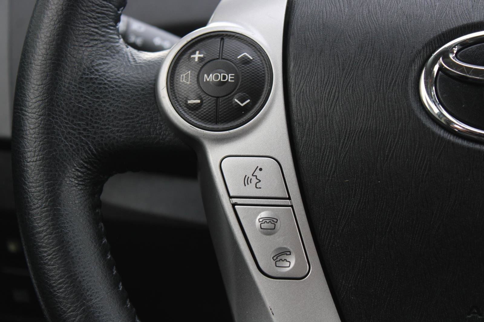 Used 2015 Toyota Prius Prime Advanced image 26