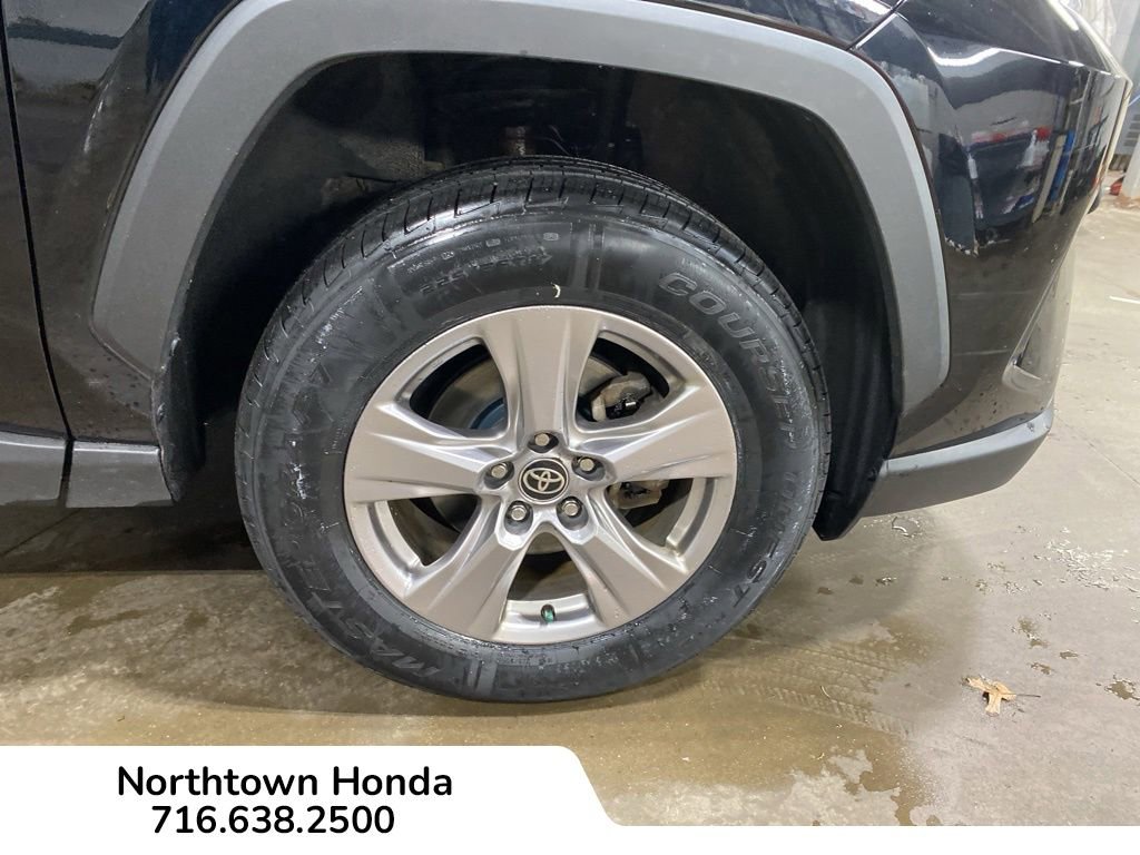 Used 2023 Toyota RAV4 XLE AWD/4WD image 11