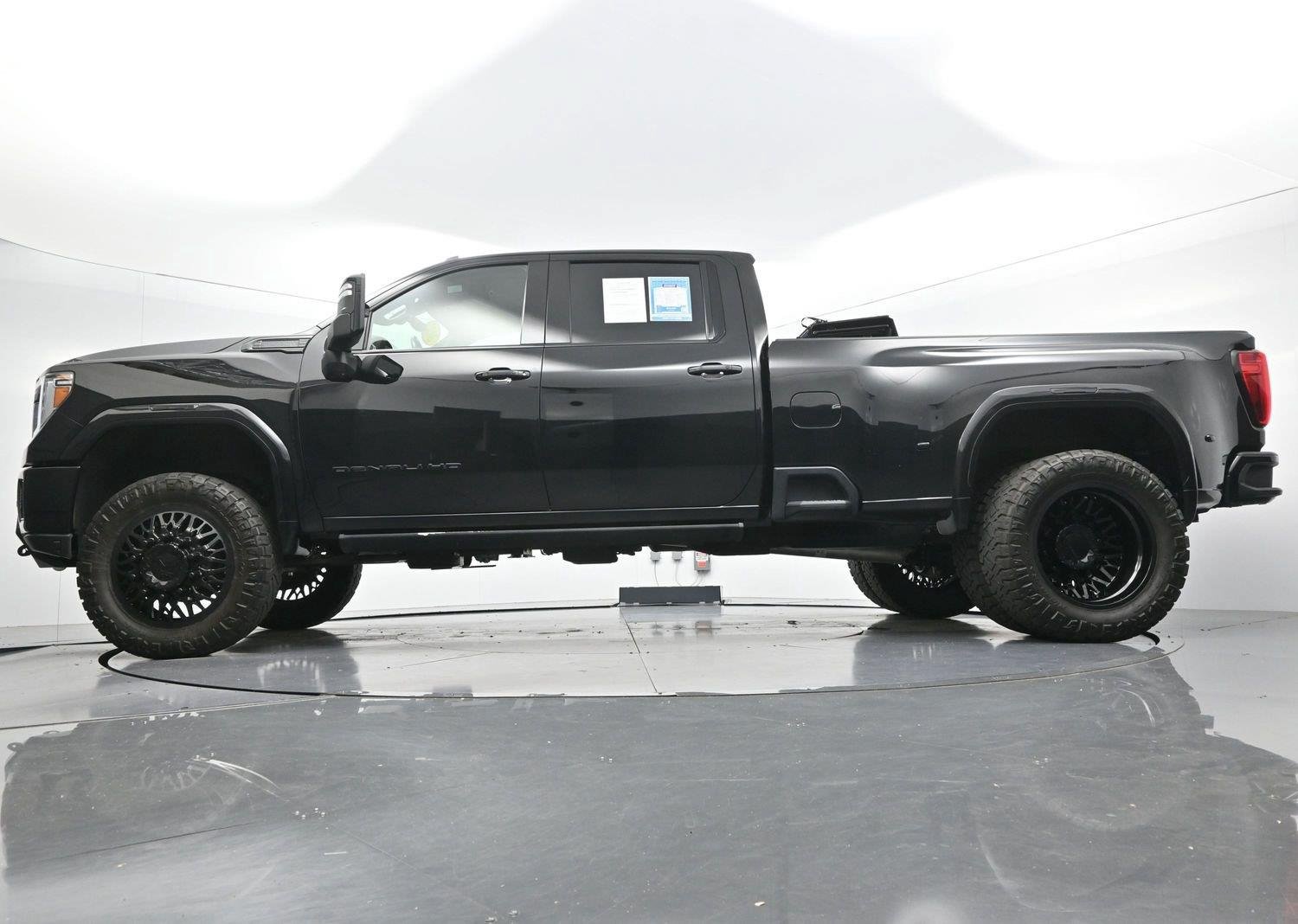 Used 2022 GMC Sierra 3500 Denali w/ Denali Ultimate Package AWD/4WD image 52