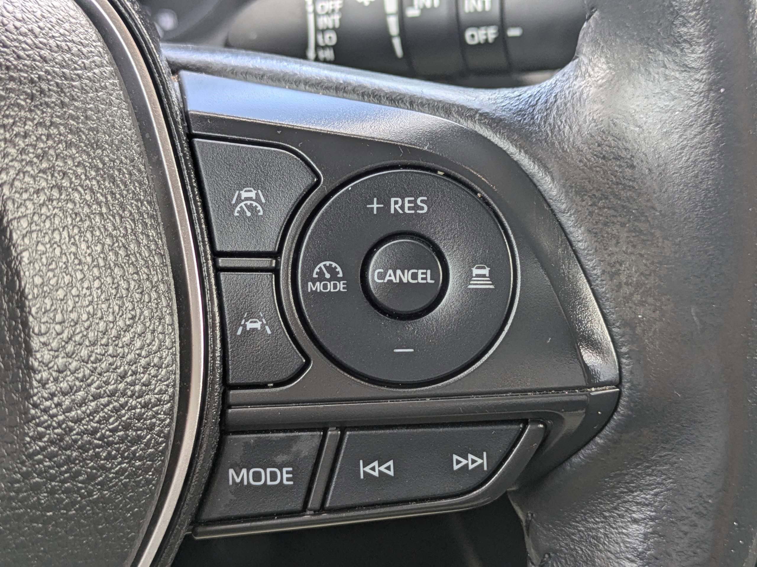 Used 2023 Toyota Corolla Cross LE FWD image 24