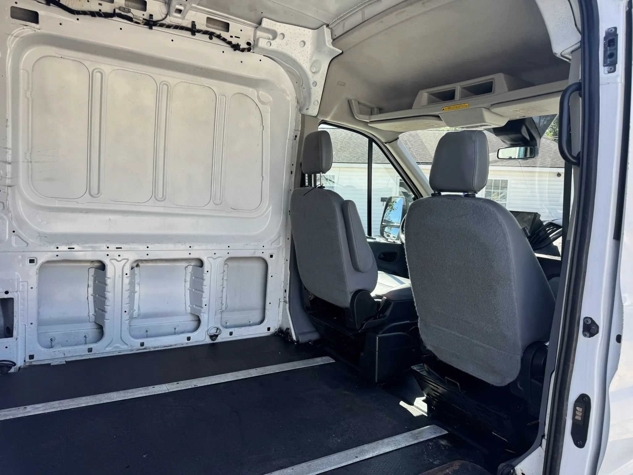 Used 2016 Ford Transit 250 130 Medium Roof RWD image 12