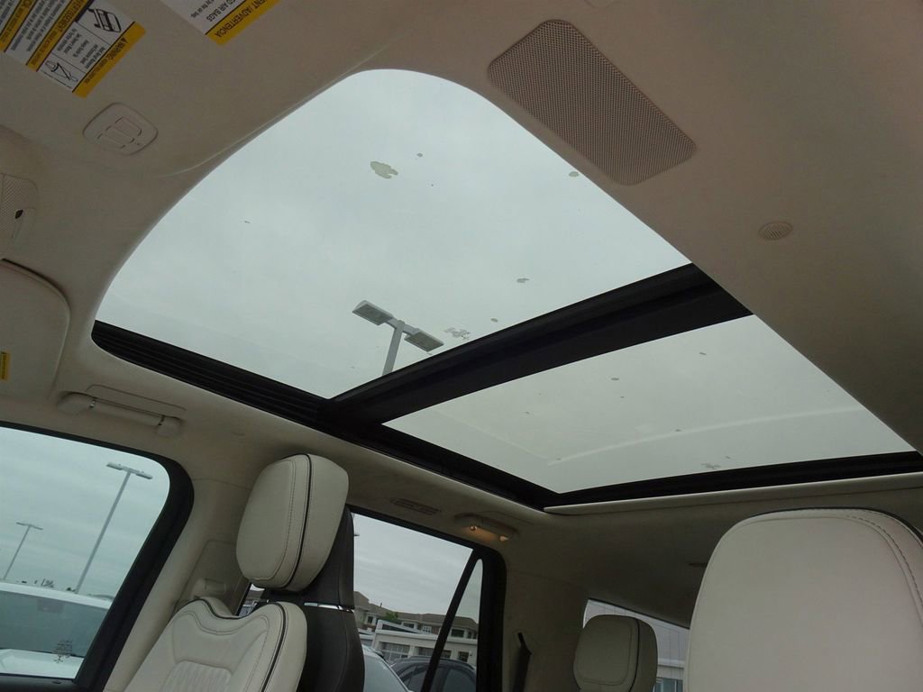 Used 2023 Lincoln Navigator L Black Label AWD/4WD image 11