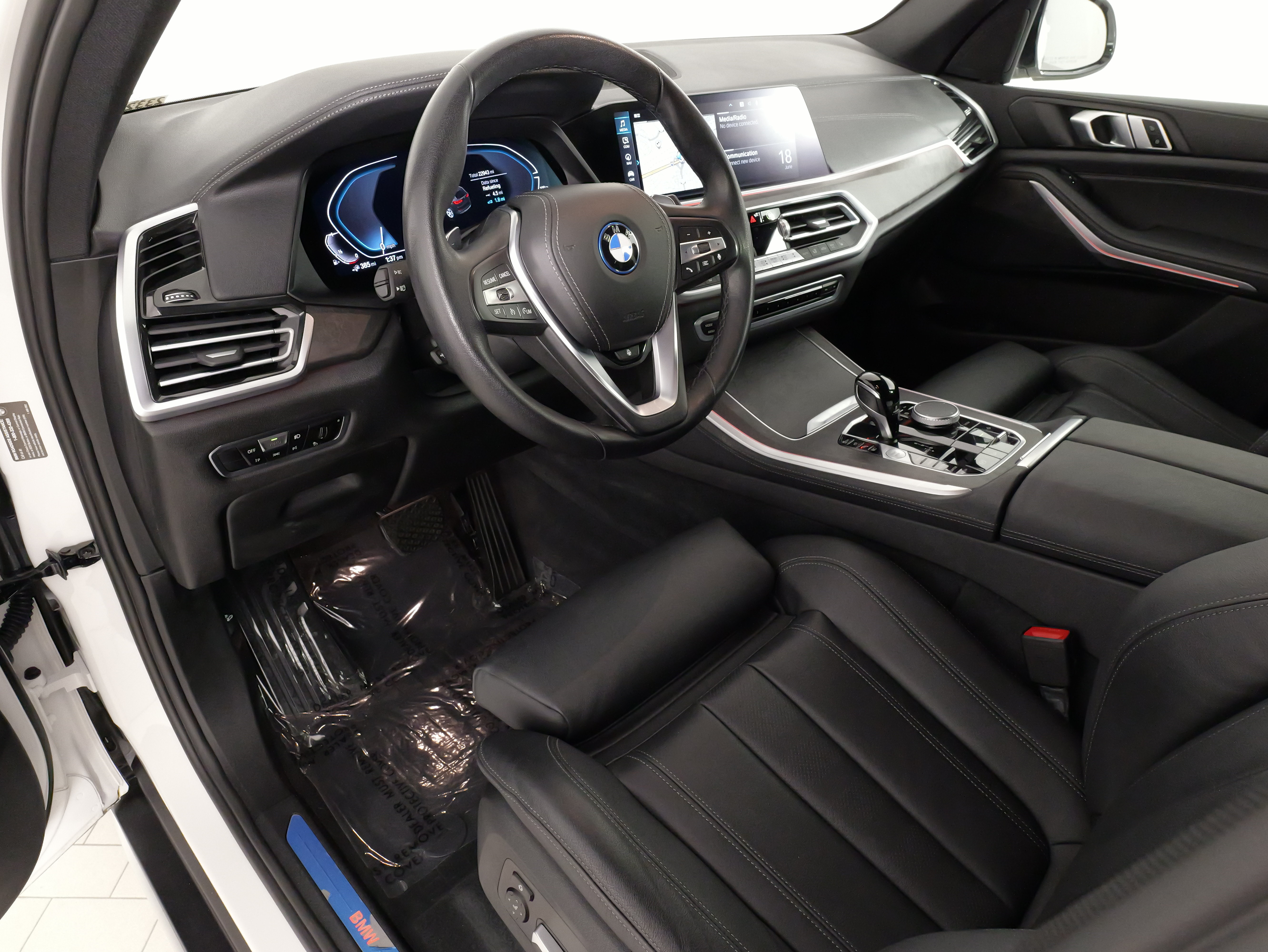 Used 2022 BMW X5 xDrive45e w/ Parking Assistance Package AWD/4WD image 29
