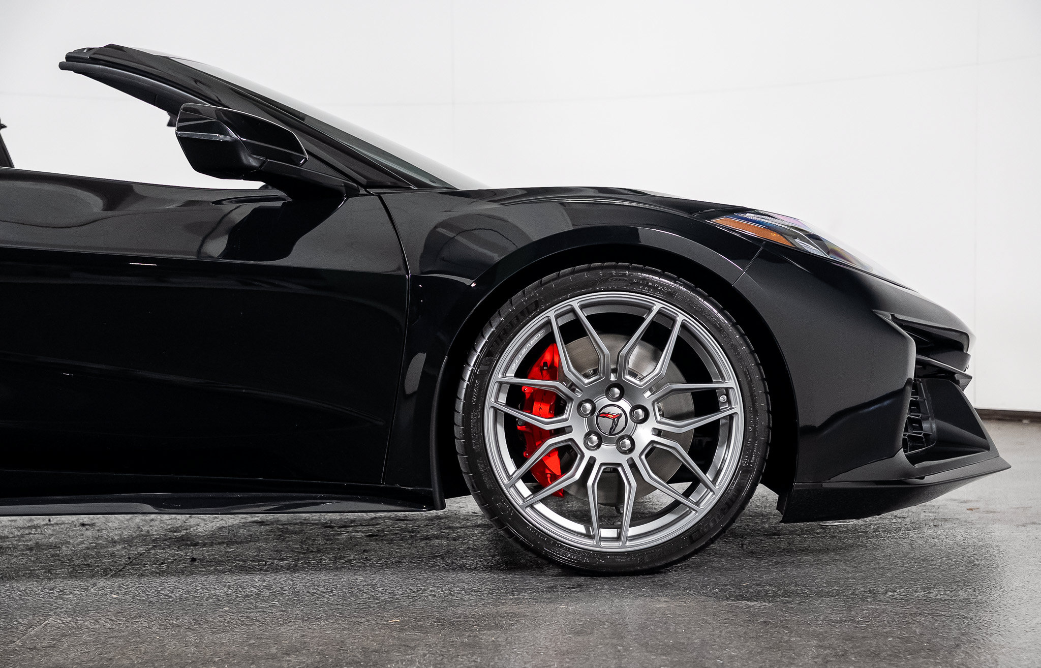 Used 2025 Chevrolet Corvette Z06 RWD image 35