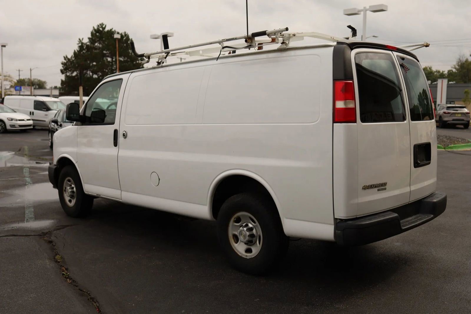 Used 2013 Chevrolet Express 2500 image 8