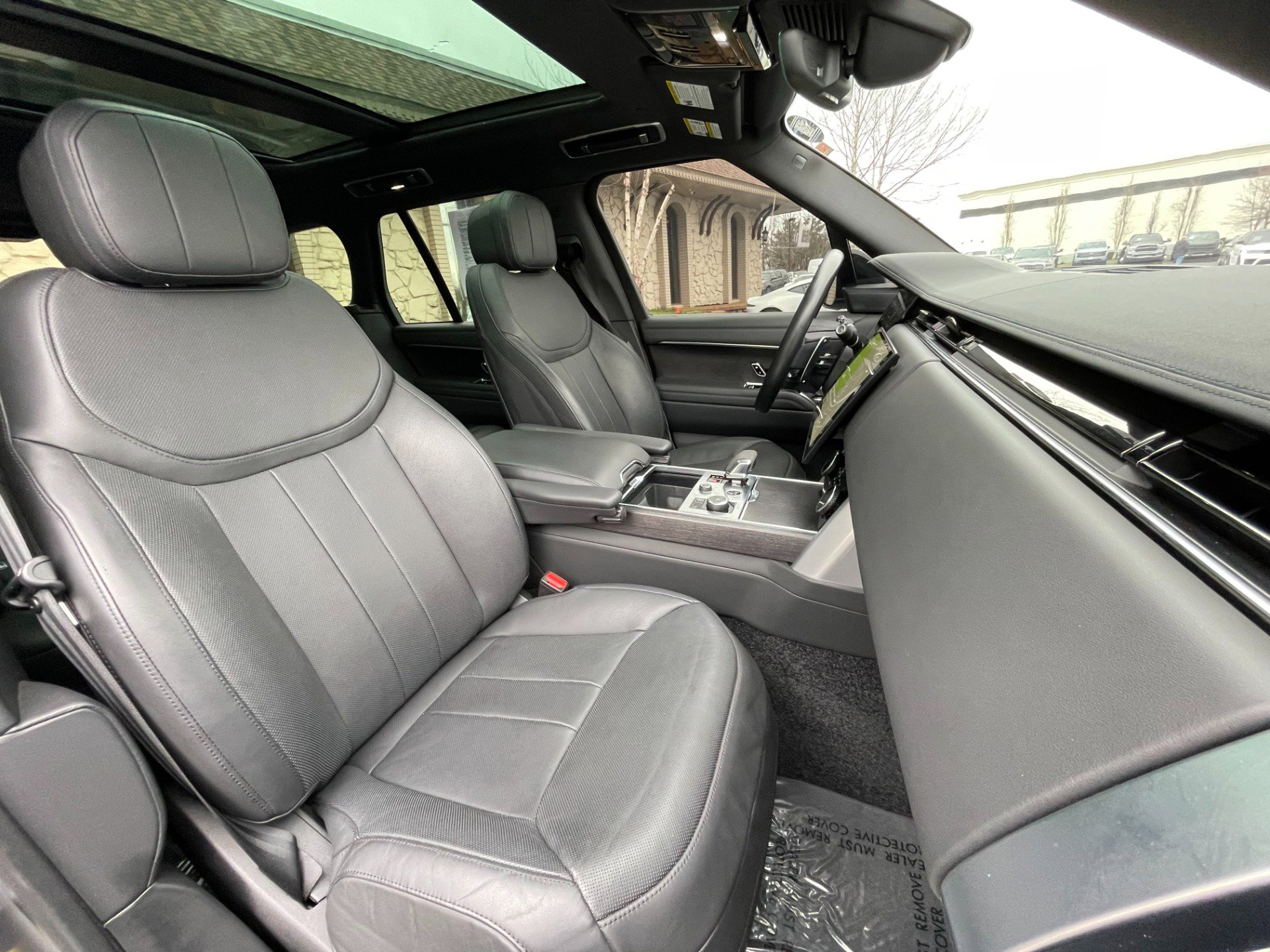 Used 2023 Land Rover Range Rover SE image 14