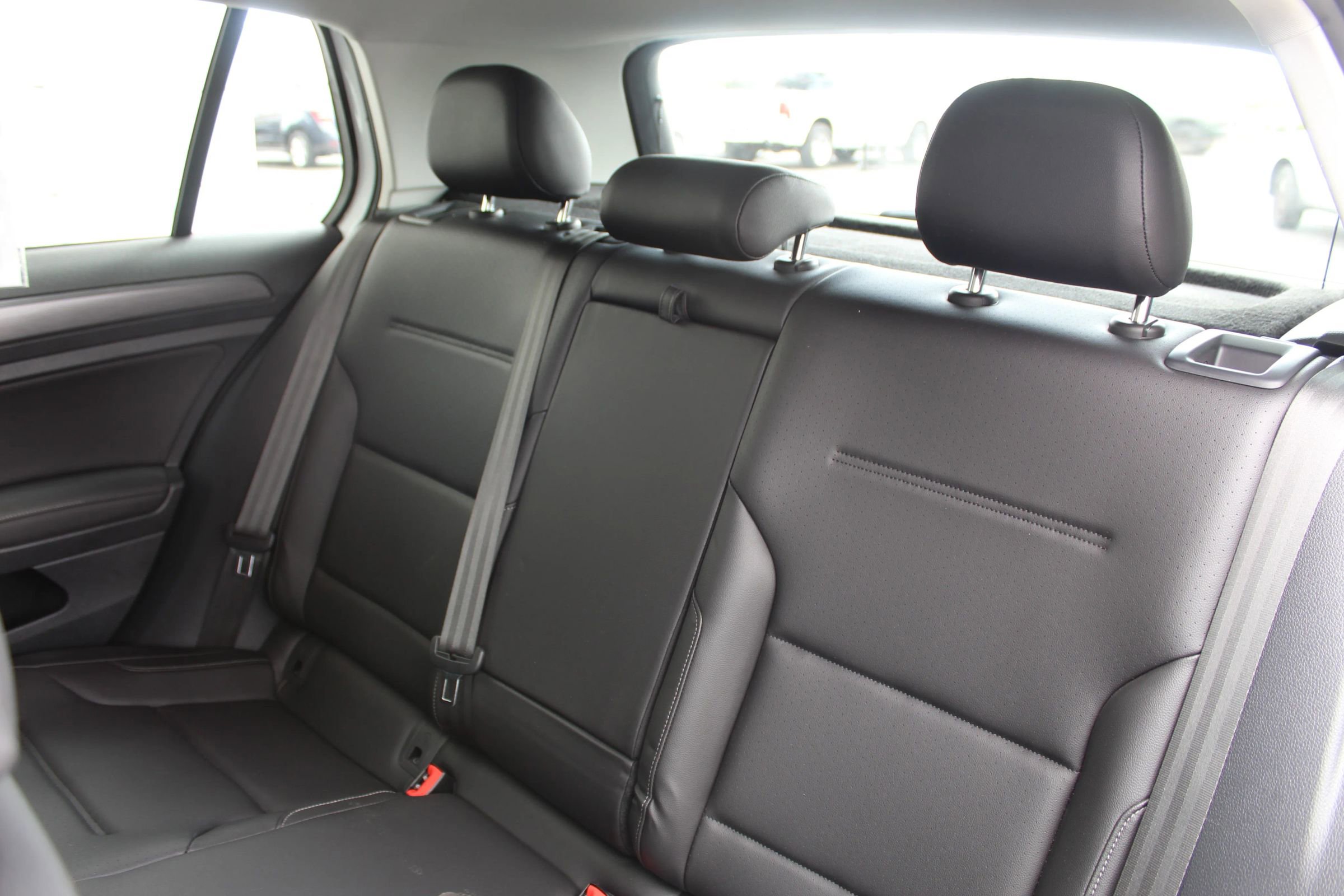 Used 2021 Volkswagen Golf 4-Door image 10