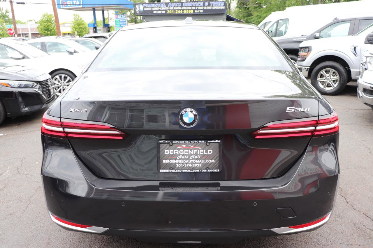 Used 2026 BMW 530i xDrive AWD/4WD image 4