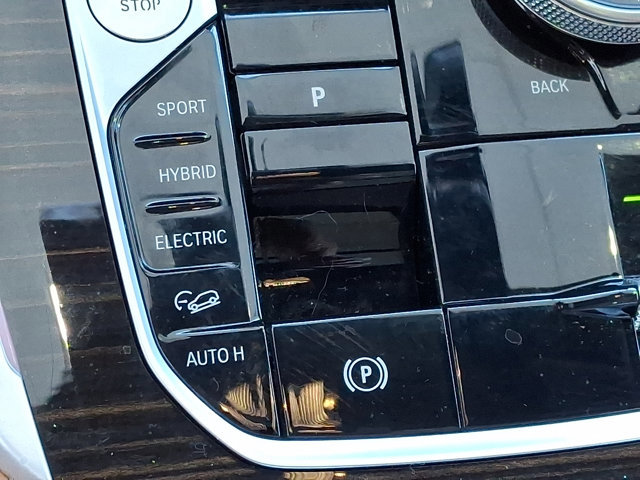 Certified 2026 BMW X5 xDrive50e w/ Premium Package image 30