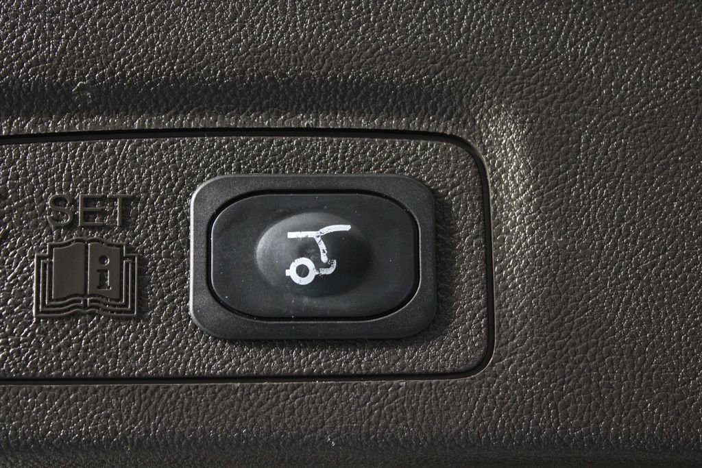 Used 2019 Lincoln MKC Reserve w/ MKC Technology Package image 16