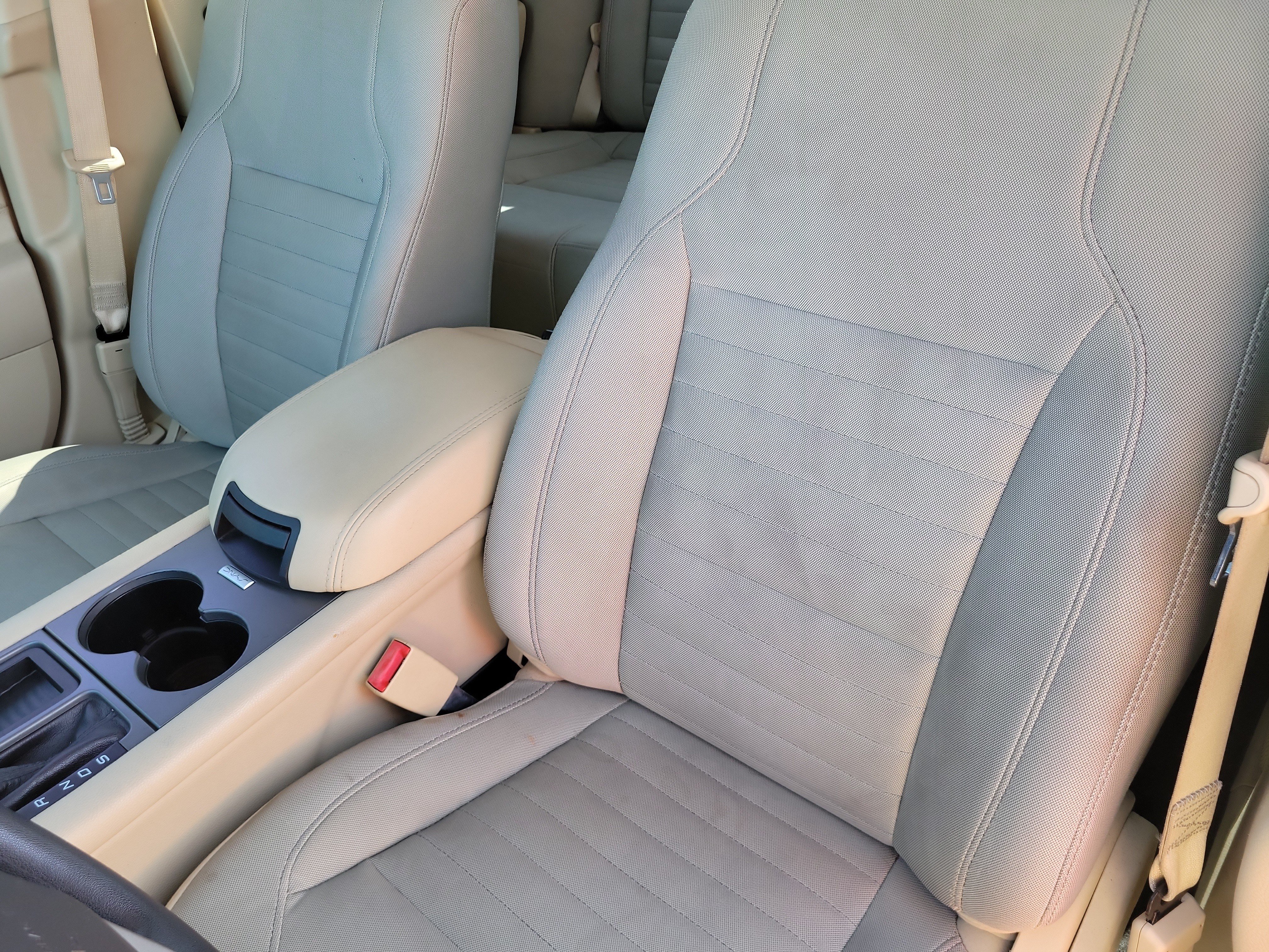 Used 2015 Ford Taurus SE FWD image 11