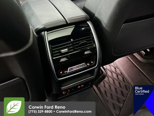 Used 2020 BMW X7 M50i w/ Dynamic Handling Package AWD/4WD image 29