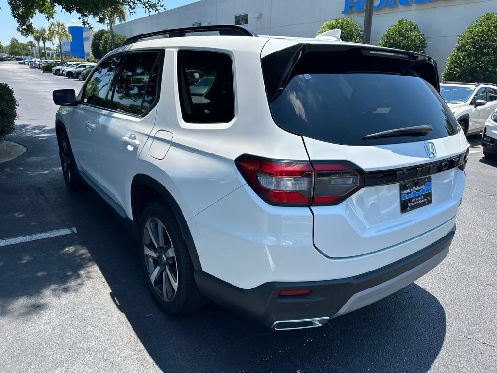 Certified 2025 Honda Pilot Touring image 5