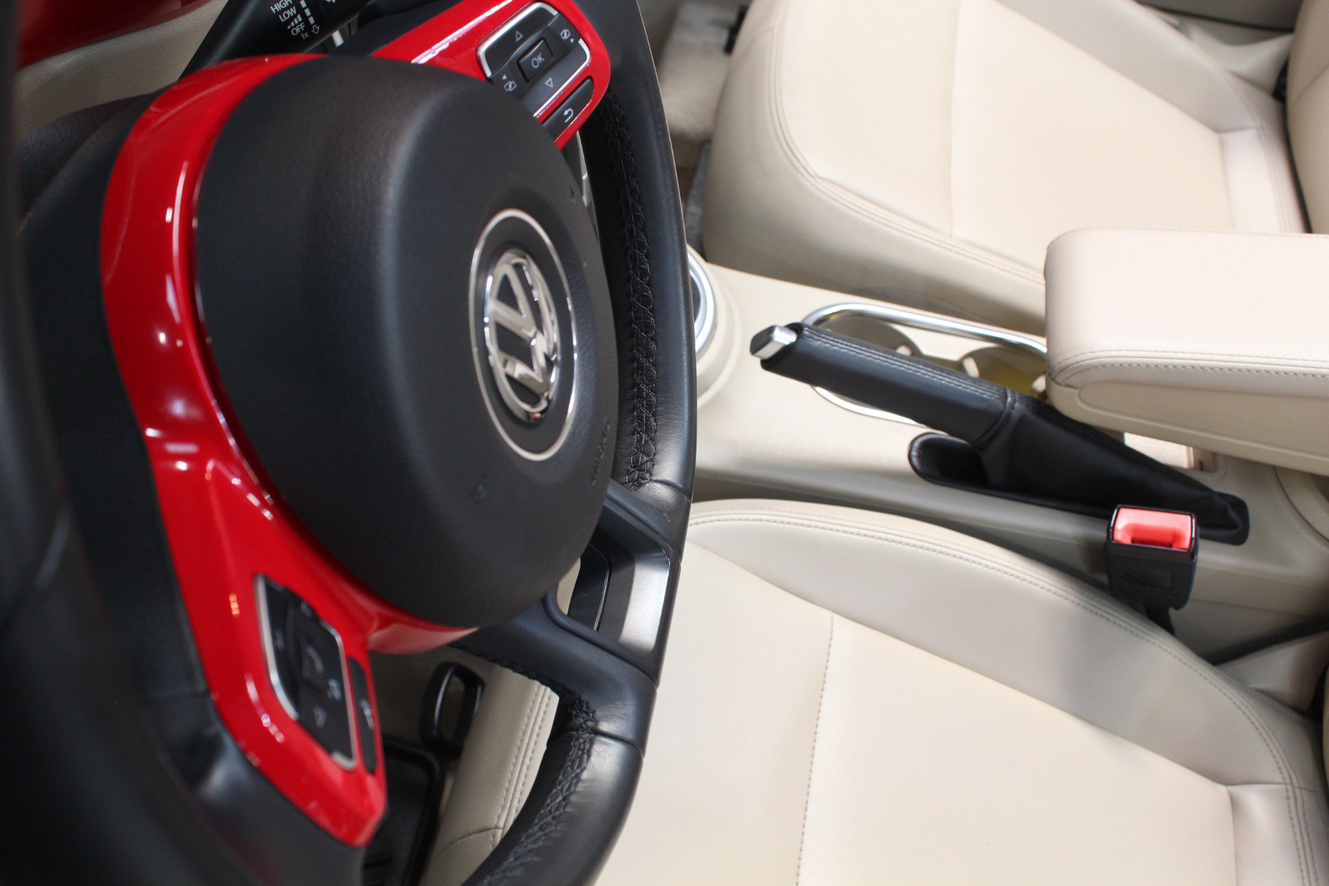Used 2014 Volkswagen Beetle TDI FWD image 57