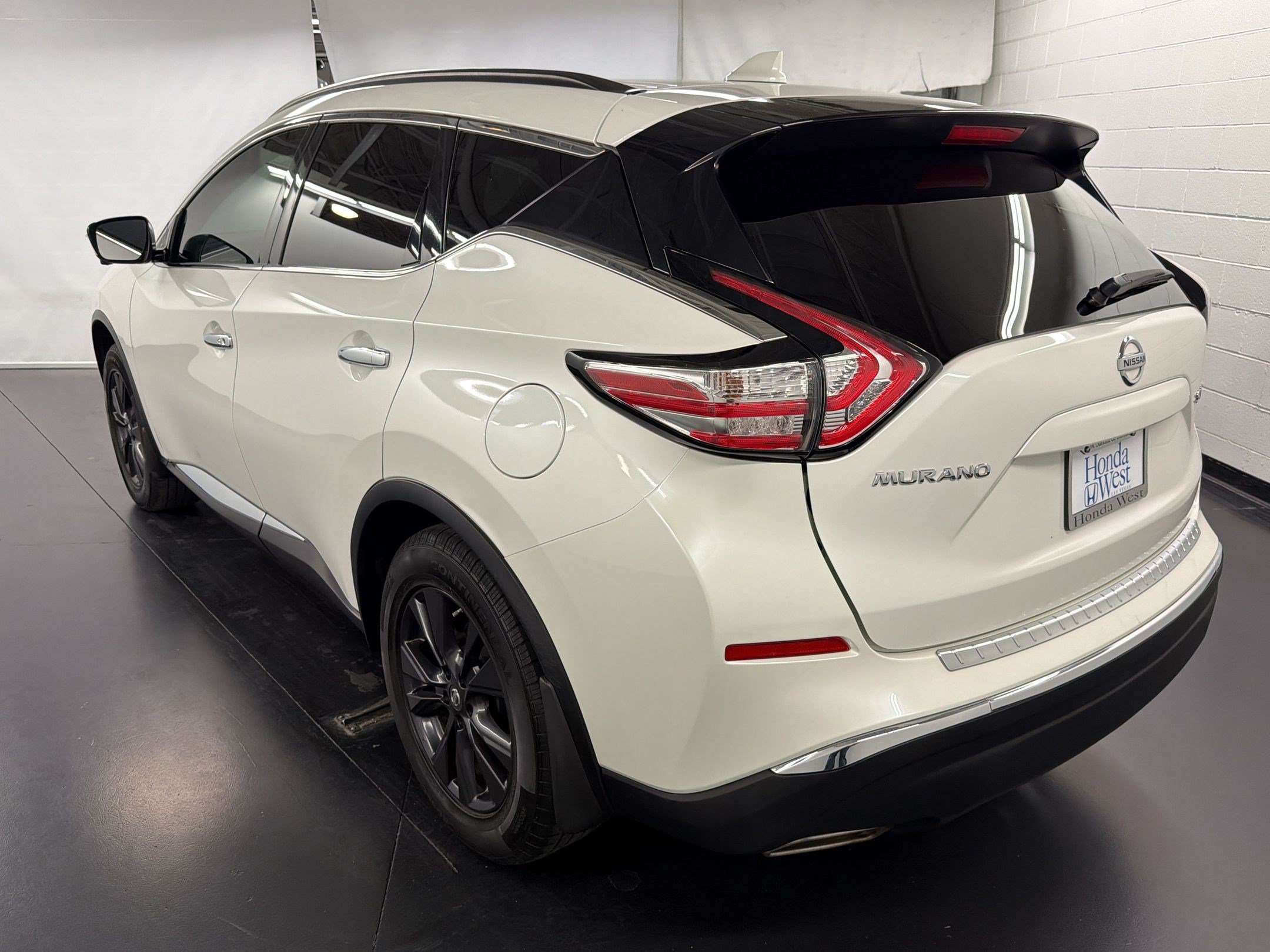 Used 2018 Nissan Murano SV w/ Premium Package AWD/4WD image 3