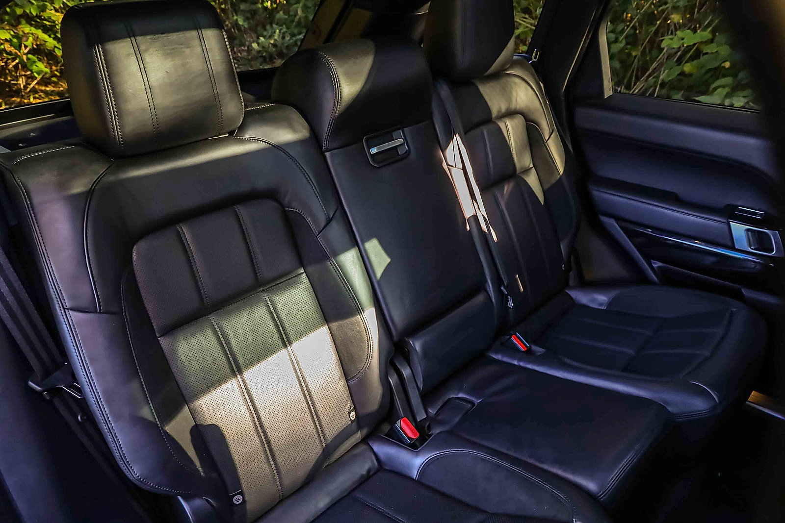 Used 2022 Land Rover Range Rover Sport HST image 24