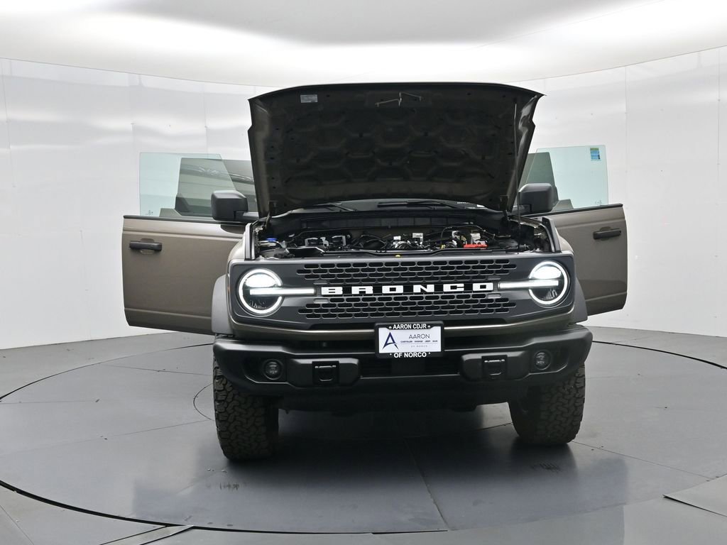 Used 2025 Ford Bronco Badlands image 36