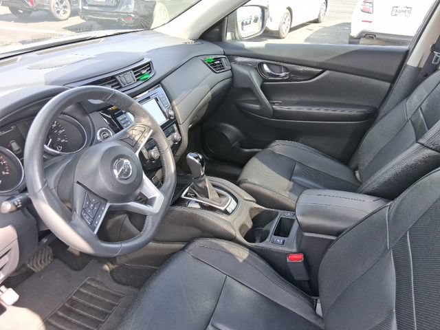 Used 2017 Nissan Rogue SL w/ SL Premium Package AWD/4WD image 16