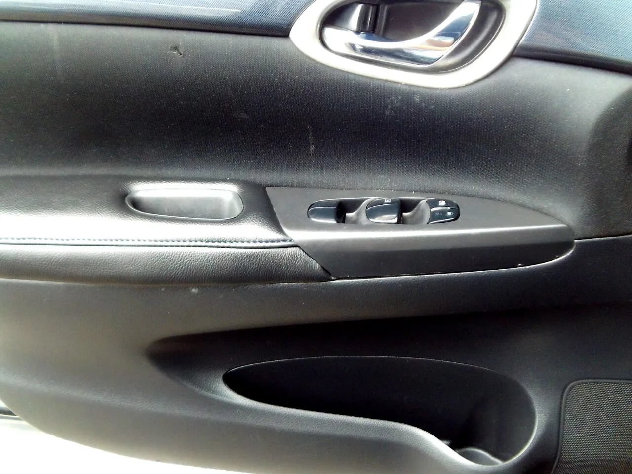 Used 2019 Nissan Sentra SR FWD image 16
