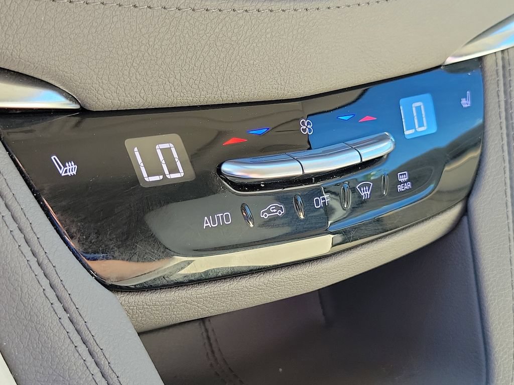 Used 2021 Cadillac XT5 Premium Luxury w/ LPO, Floor Liner Package FWD image 19