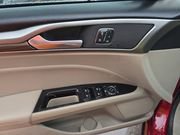 Used 2017 Ford Fusion SE w/ Fusion SE Technology Package FWD image 9