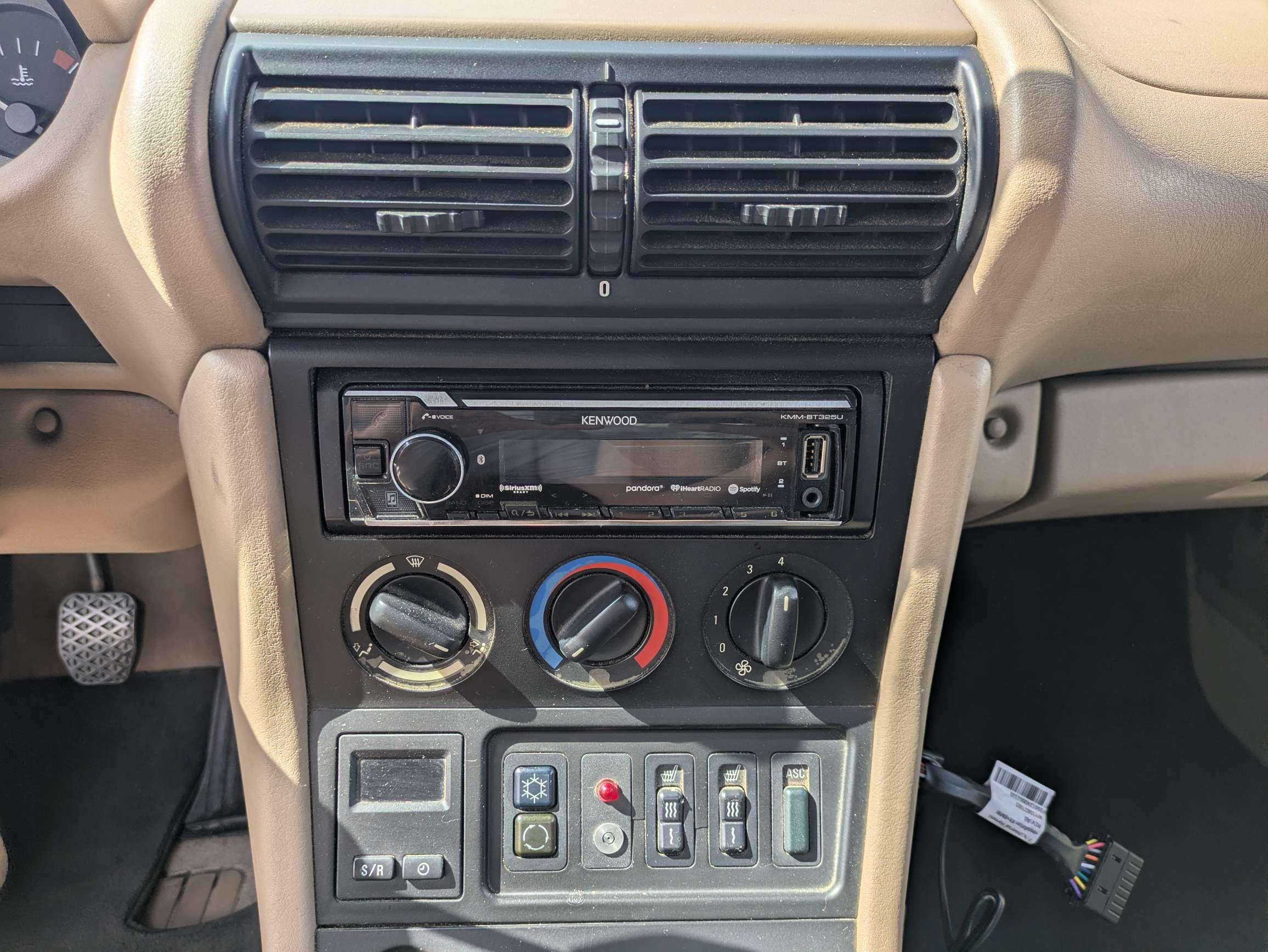 Used 1998 BMW Z3 1.9 RWD image 17