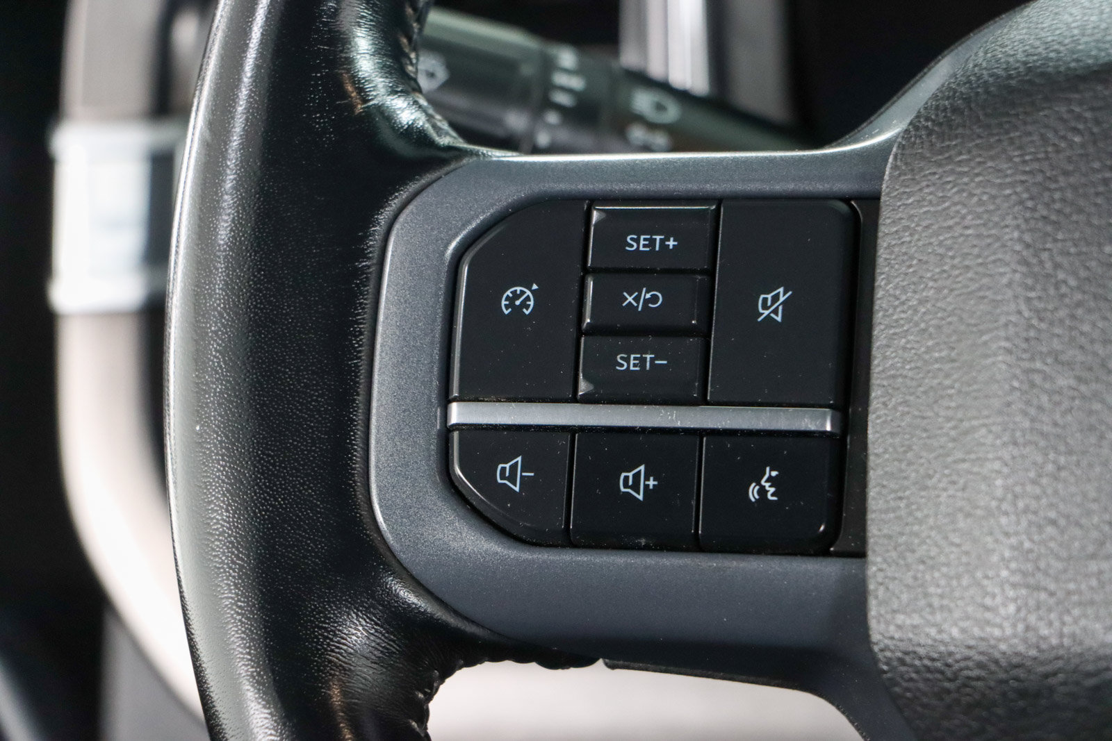 Used 2023 Ford F250 Lariat w/ Sport Appearance Package AWD/4WD image 14
